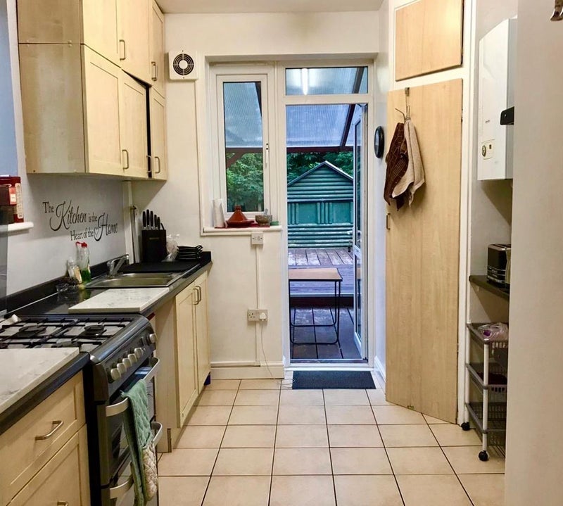 Room High Grove in Greater London