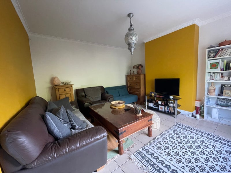 Room High Grove in Greater London