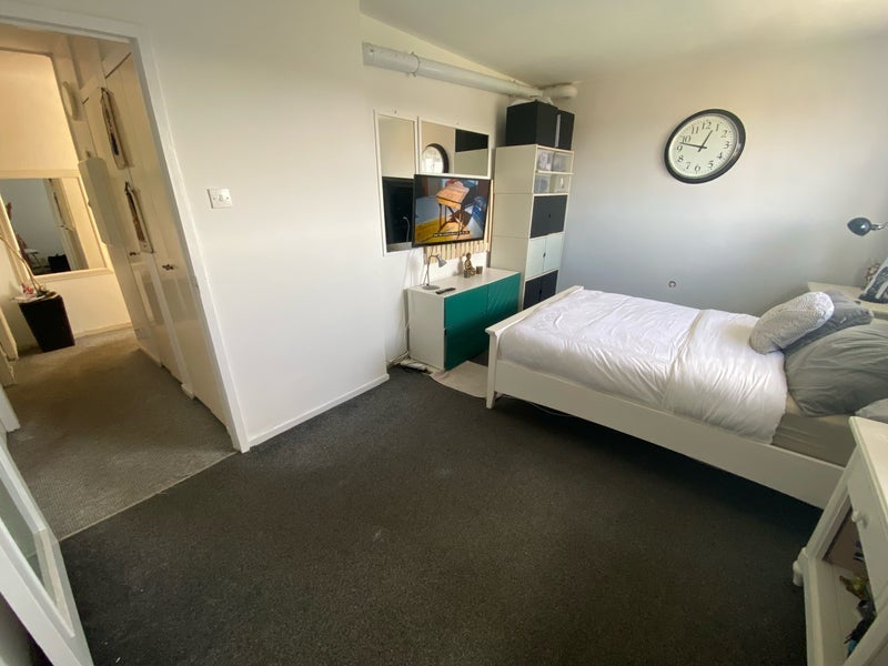Room Ludovick Walk in Greater London