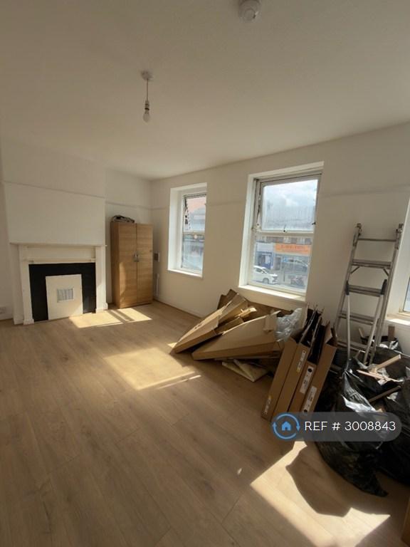 Flat Neasden Lane in Greater London