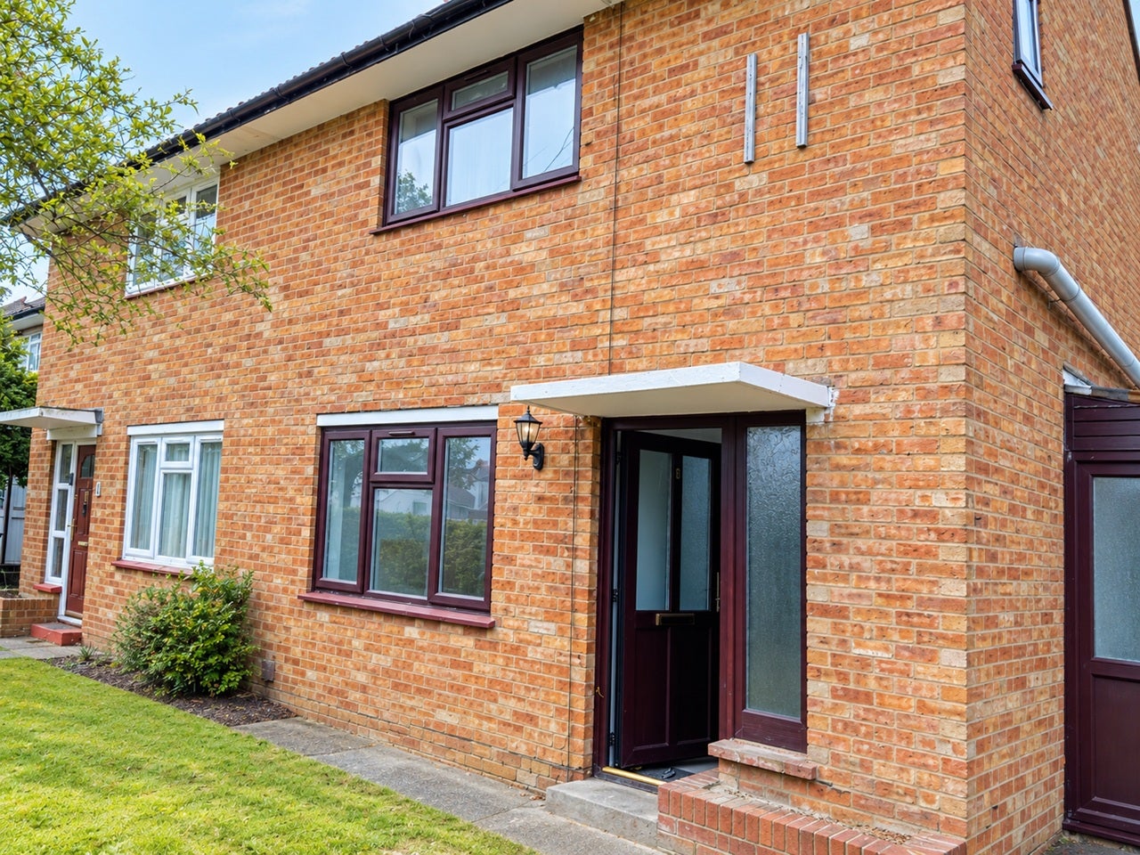 House Tantony Grove in Greater London
