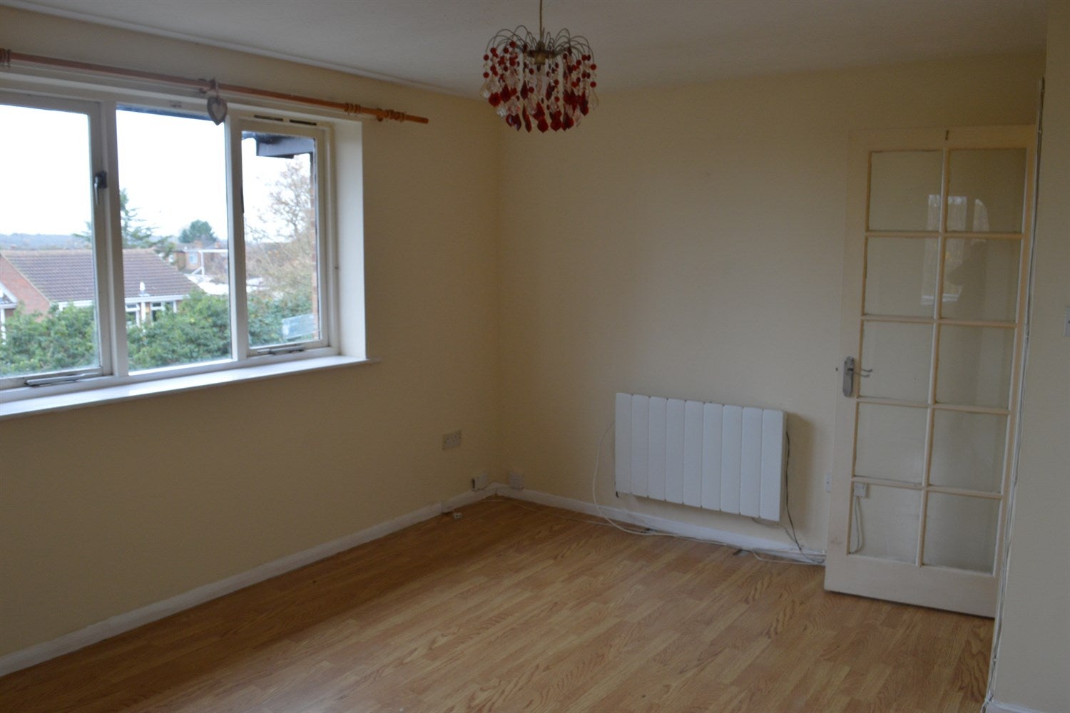 Flat Chestnut Road in Basildon