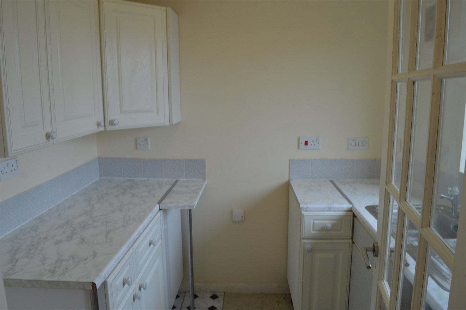 Flat Chestnut Road in Basildon