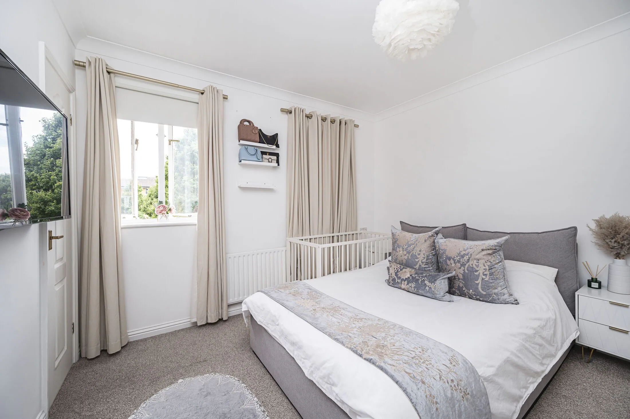 House Shalbourne Square in Greater London