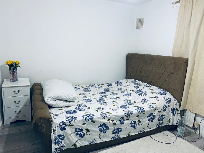 Room The Dashes in Harlow