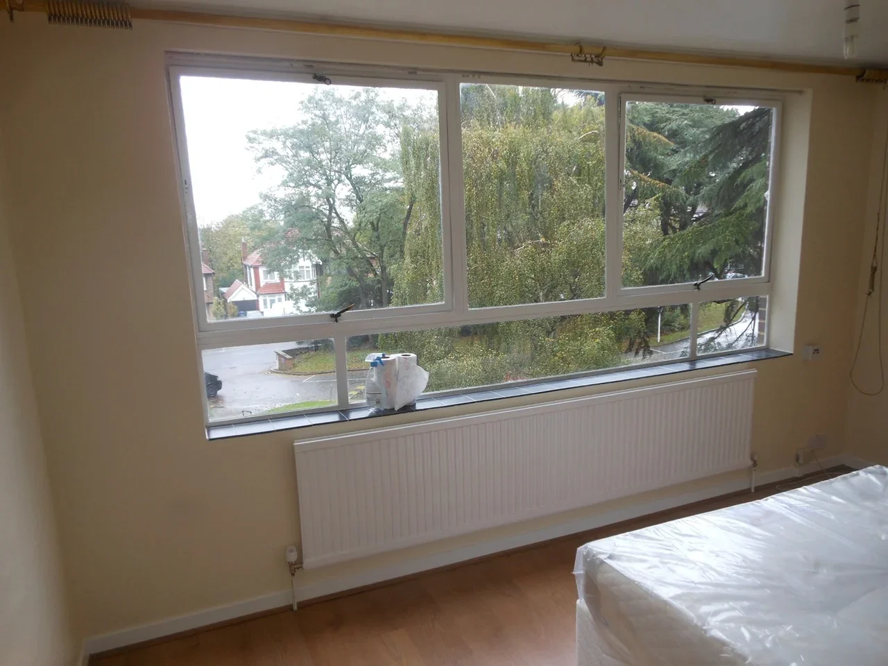 Room Station Road in London