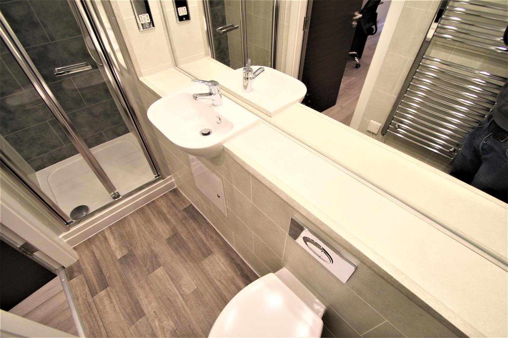 Flat Hartwell Road in Leeds