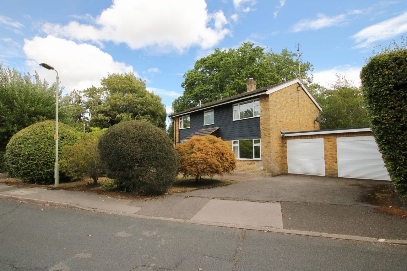 House Eastheath Gardens in Wokingham