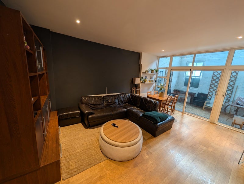 Room Upper Street in Greater London