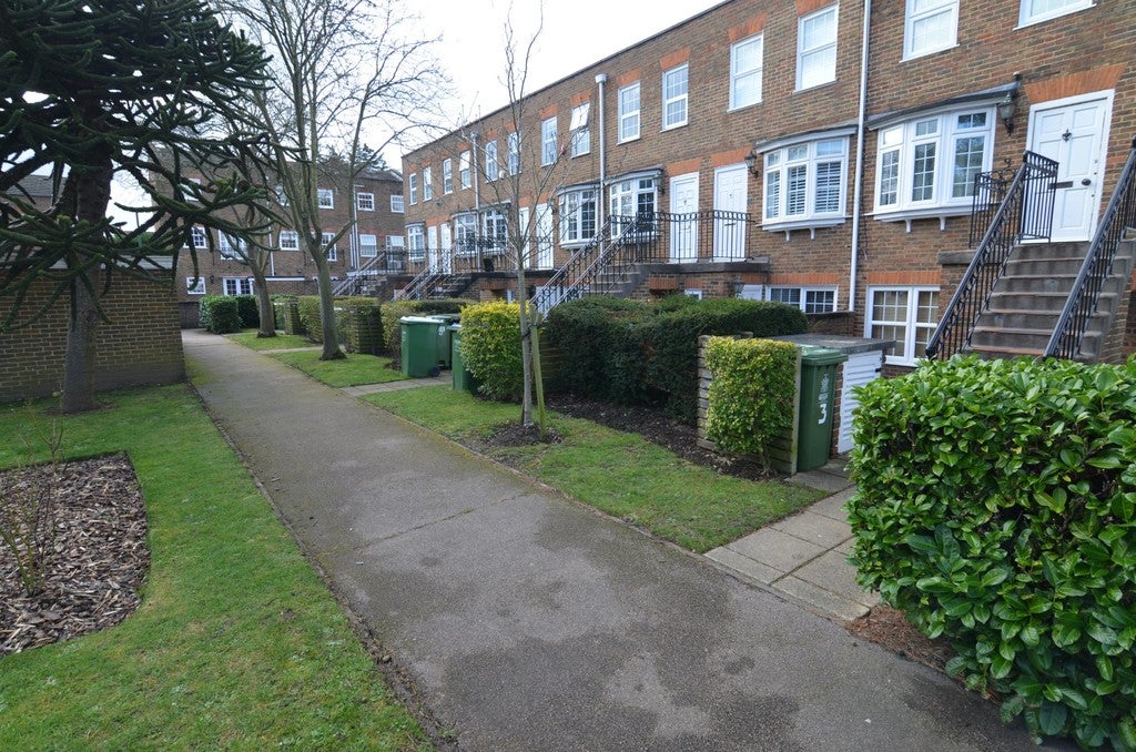 Flat Crook Log in Greater London