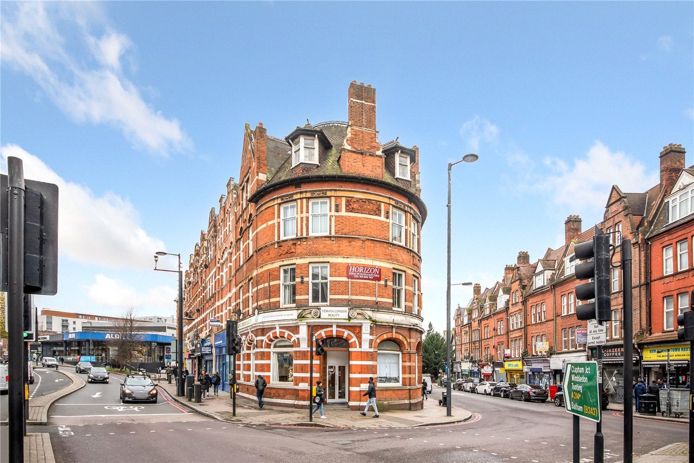 Flat Streatham High Road in Greater London