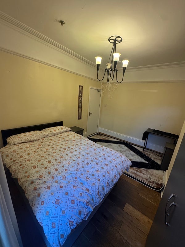 Room Warwick Road in Birmingham