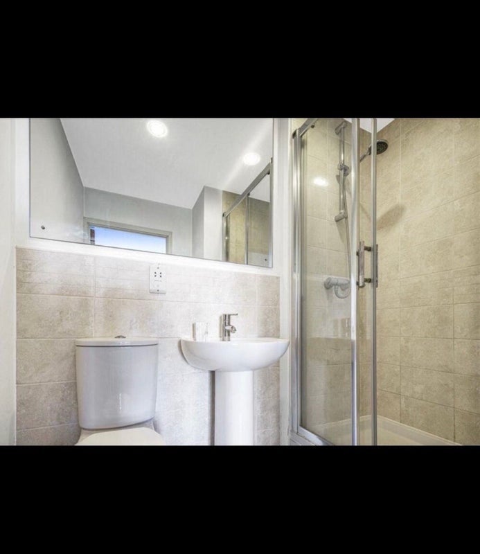 Room Jupp Road West in Greater London