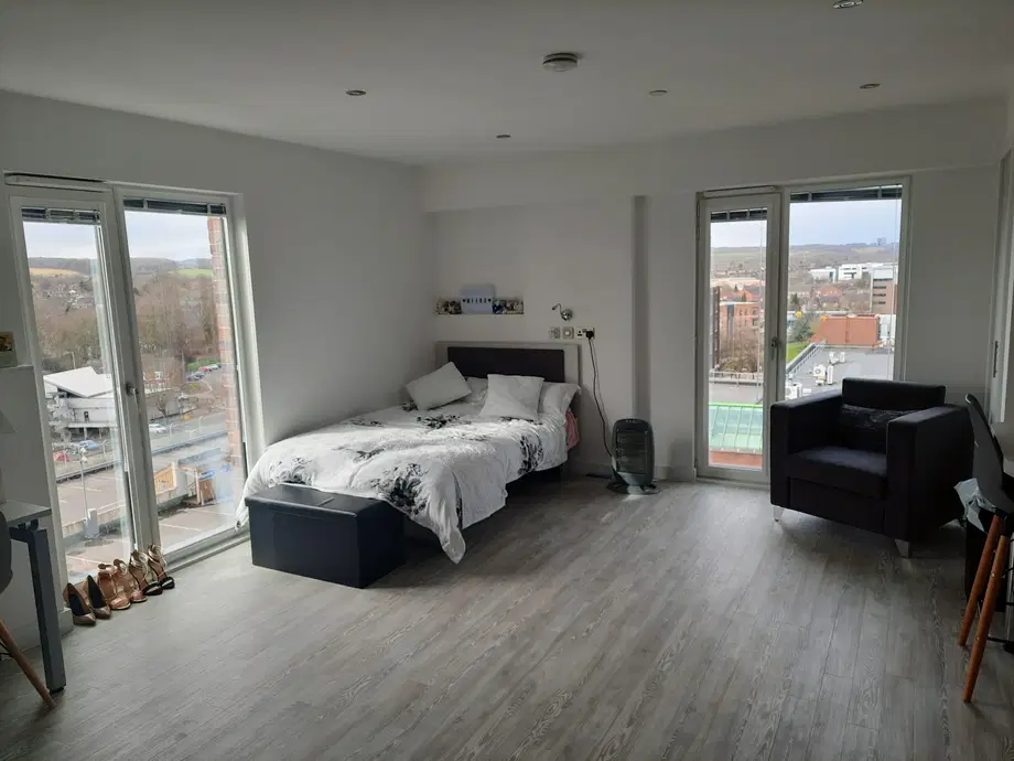 Flat High Street in Newcastle-under-Lyme