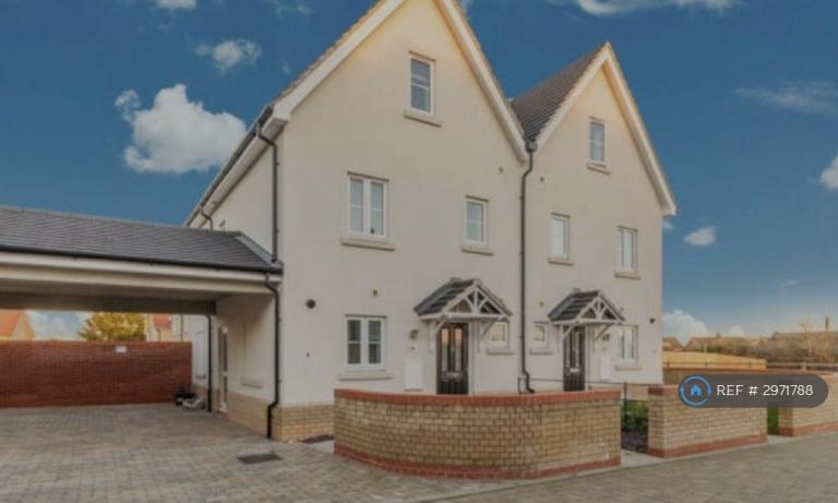 House Heathland Avenue in Colchester