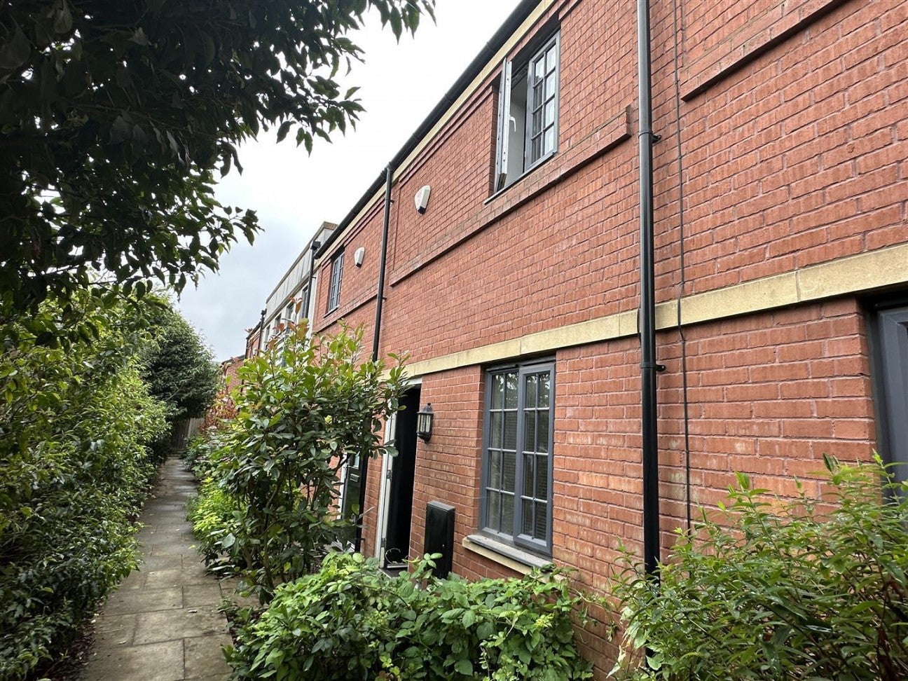 House Wolsey Island Way in Leicester