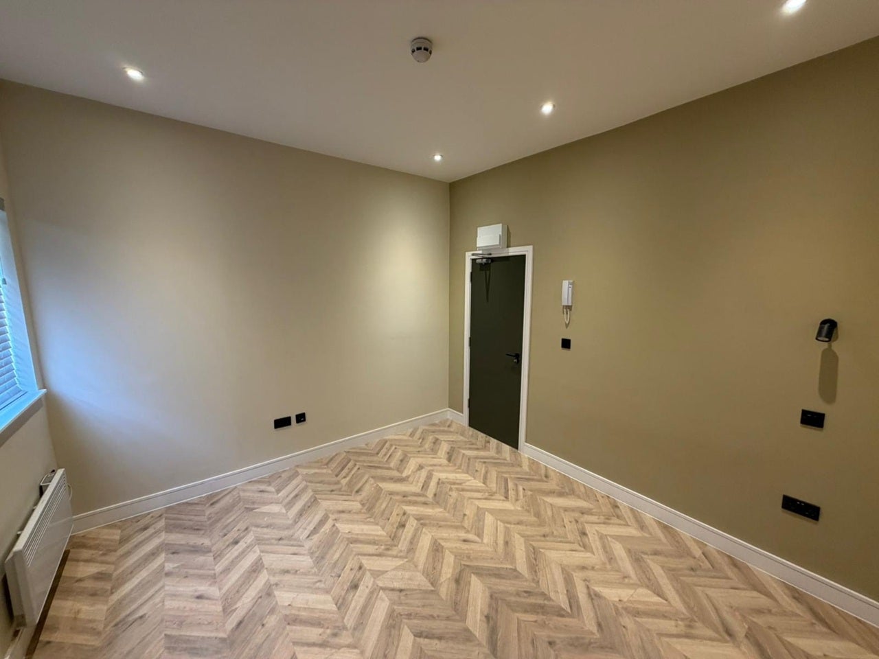Flat South Street in Greater London