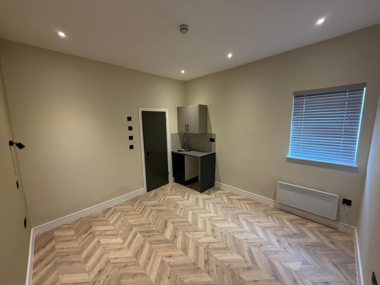 Flat South Street in Greater London