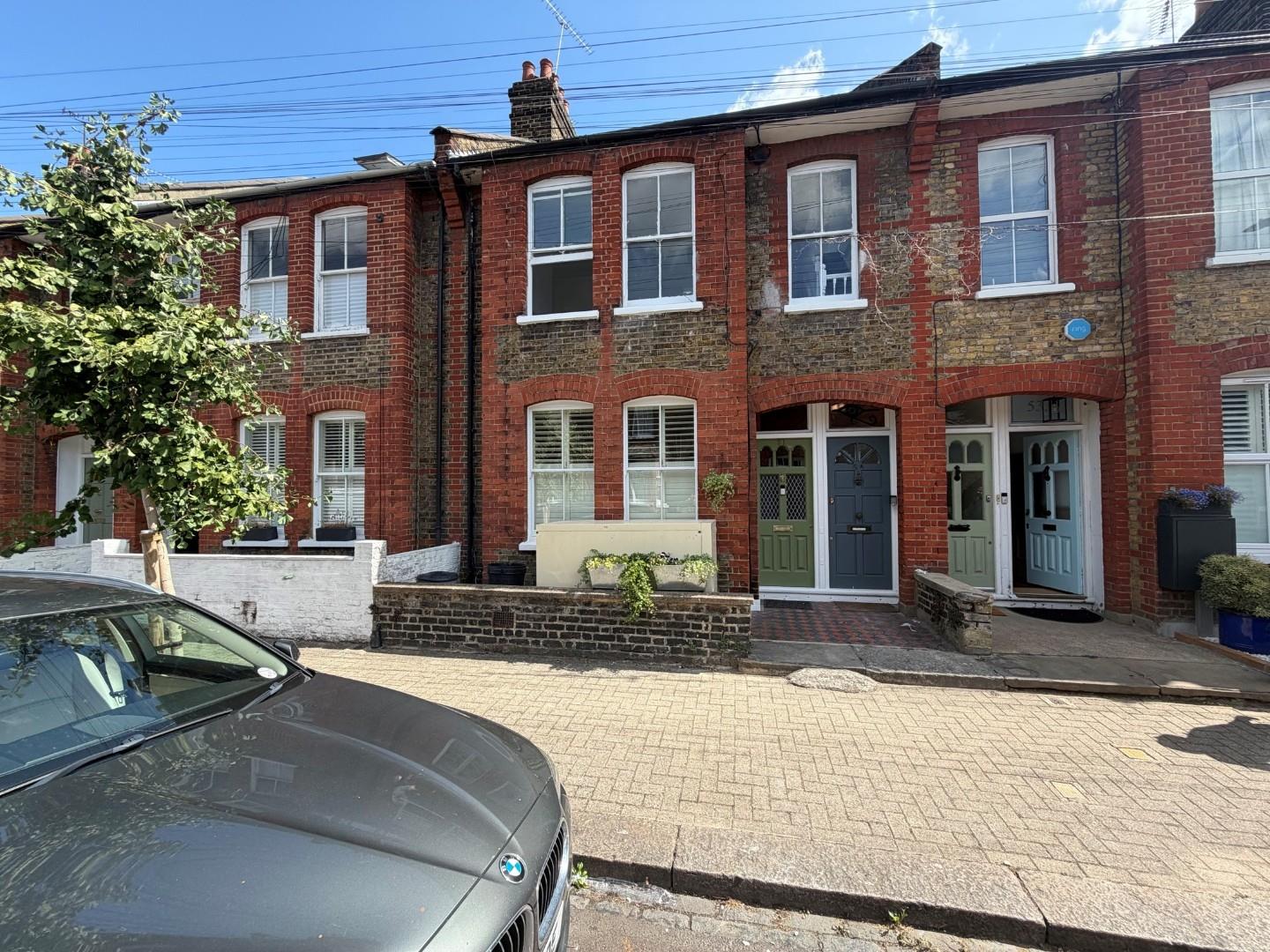 Flat Emu Road in Greater London