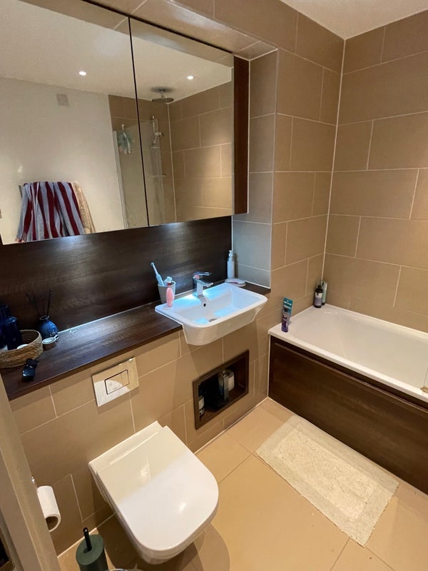 Room North Road in Greater London