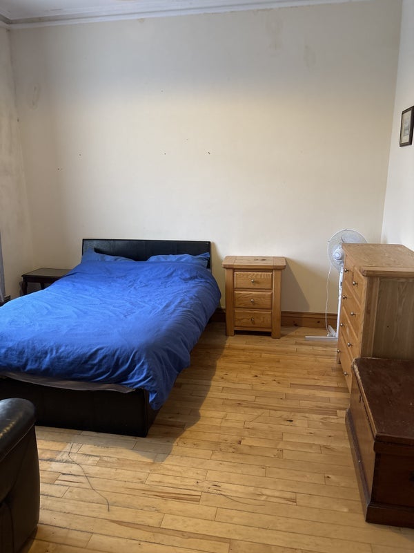 Room Pyothall Road in Broxburn