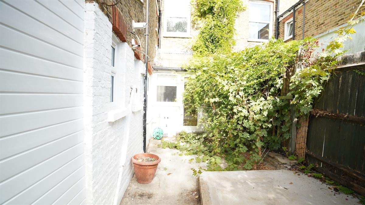 House Lordship Lane in Greater London