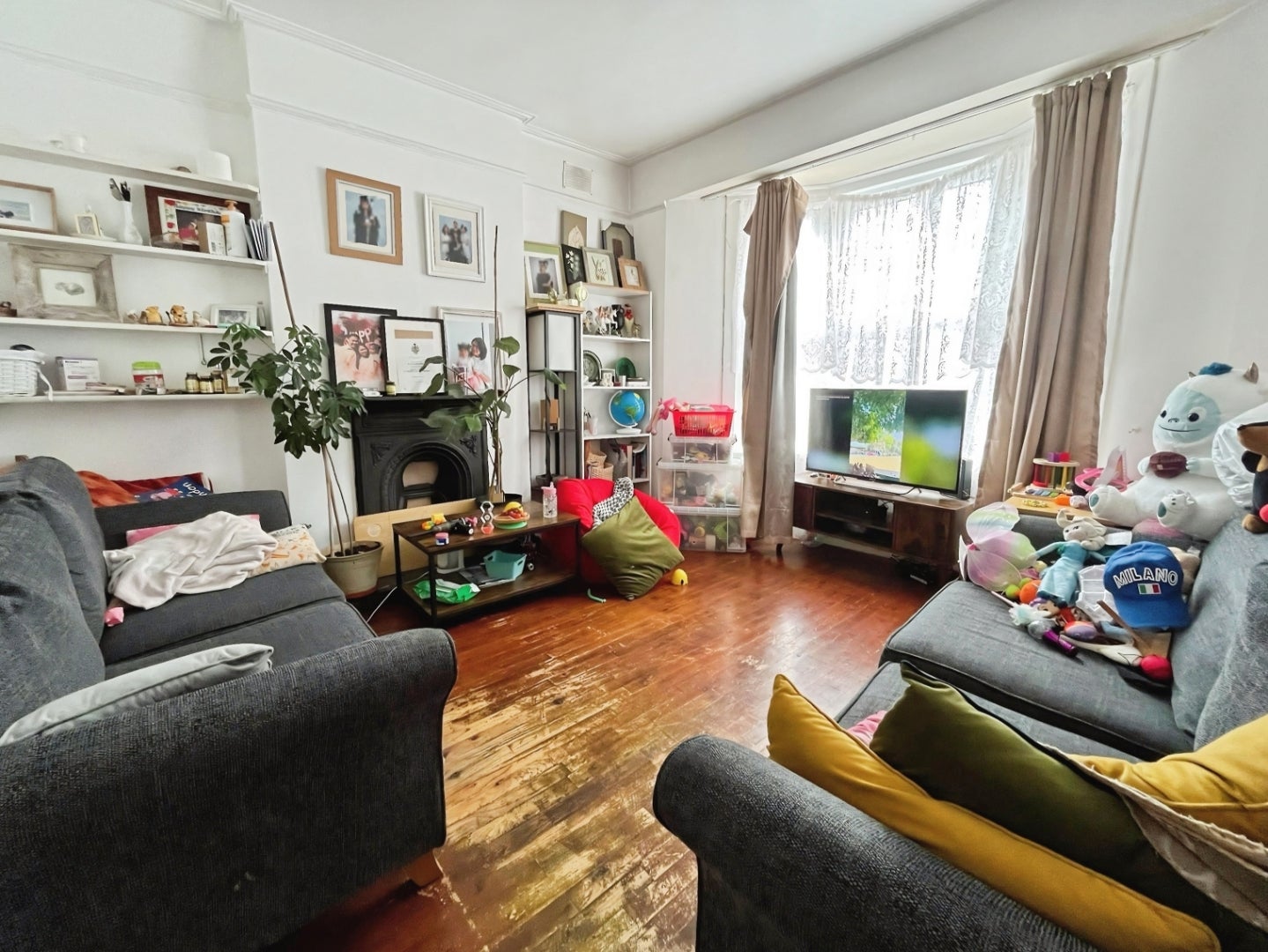 House Grosvenor Road in Greater London