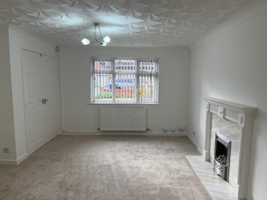 House Monmouth Crescent in Ashton-in-Makerfield