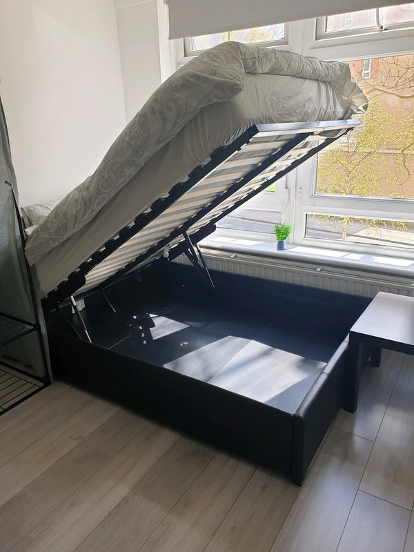 Room Cambridge Heath Road in Greater London