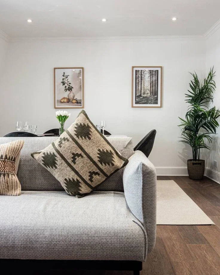 Flat Nassau Street in City of Westminster
