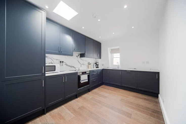 Flat Nassau Street in City of Westminster