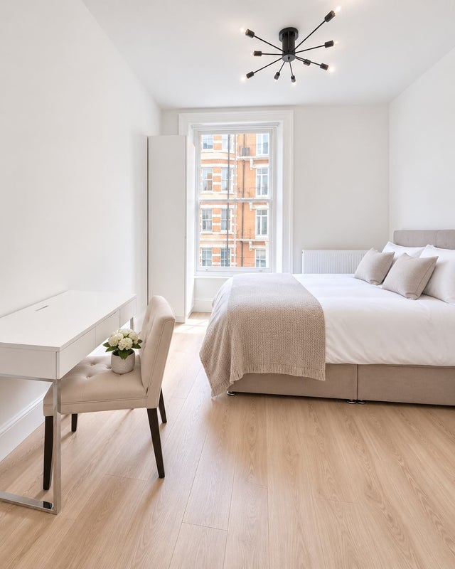 Flat Old Brompton Road in Greater London