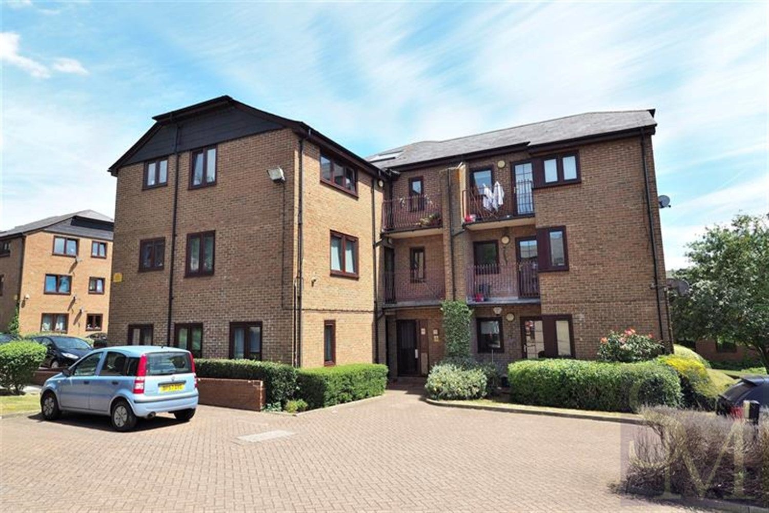Flat Cedar Close in Epping Forest