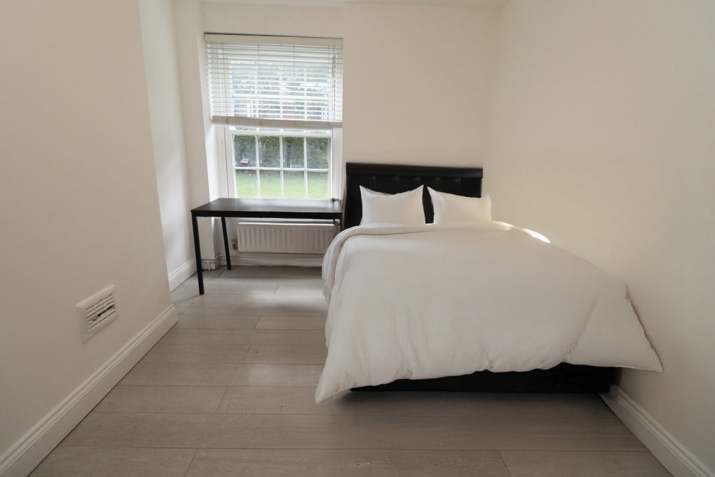 Room Globe Road in Greater London
