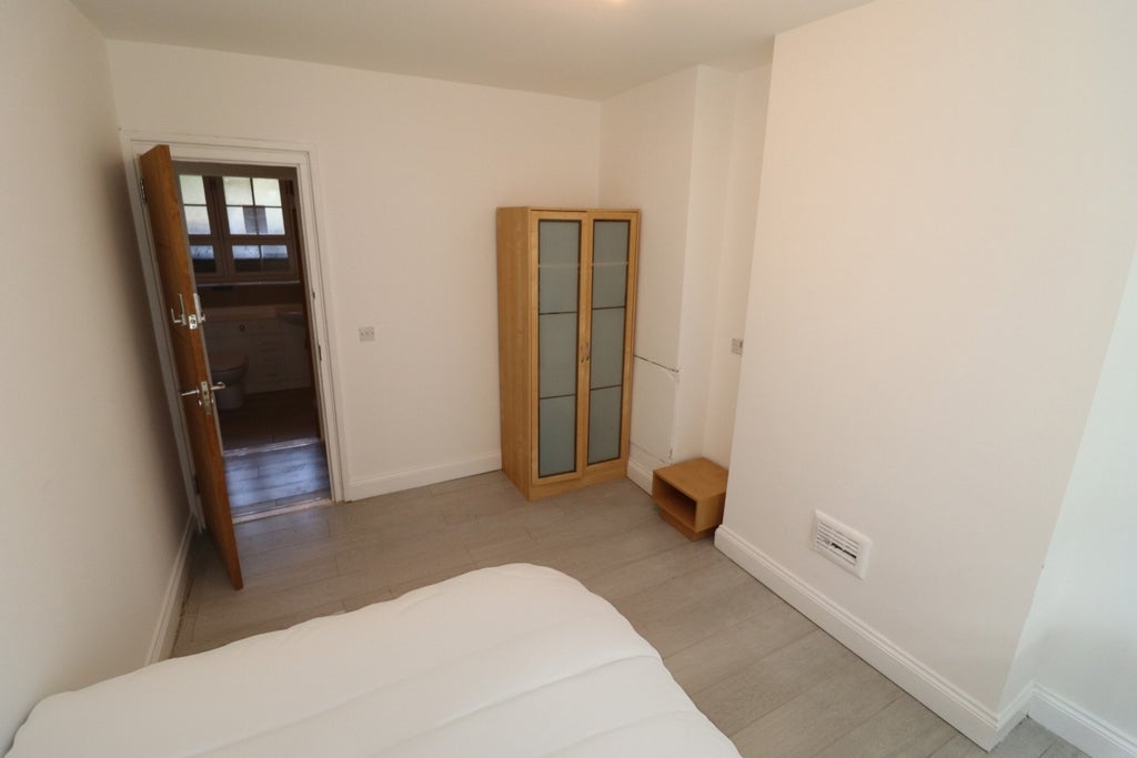 Room Globe Road in Greater London