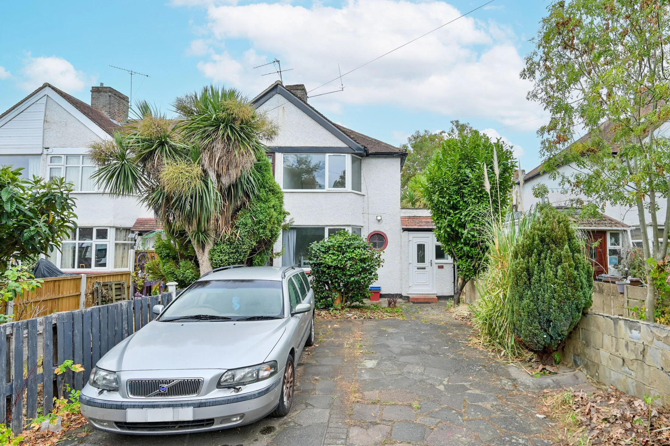 House Alfred Road in Greater London