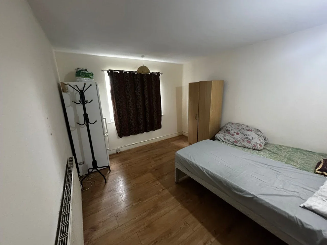 Room Parklands Court in Greater London