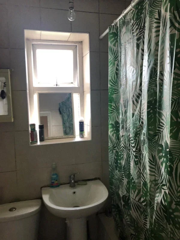 Room Parklands Court in Greater London