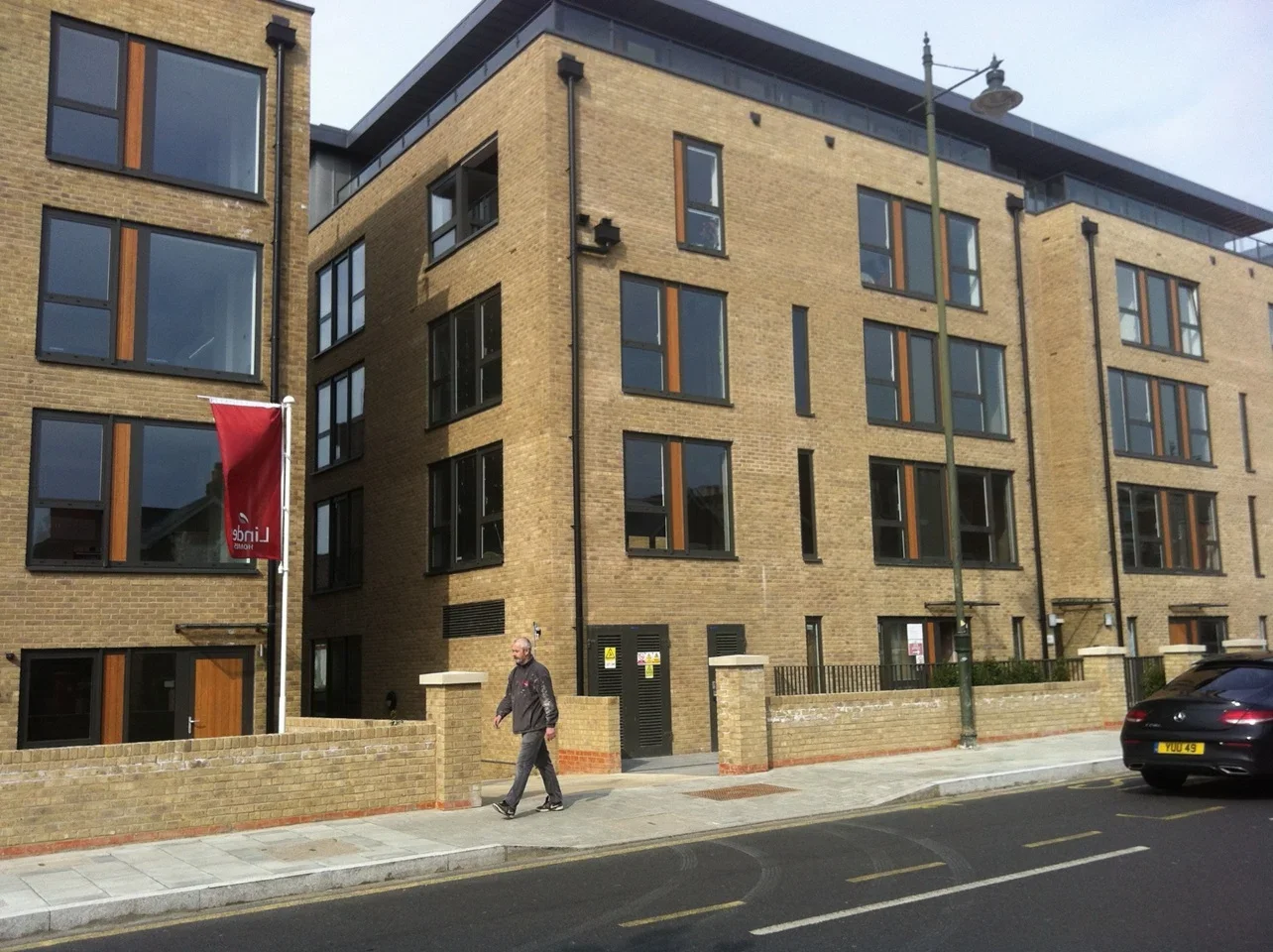 Flat Hartfield Road in Greater London