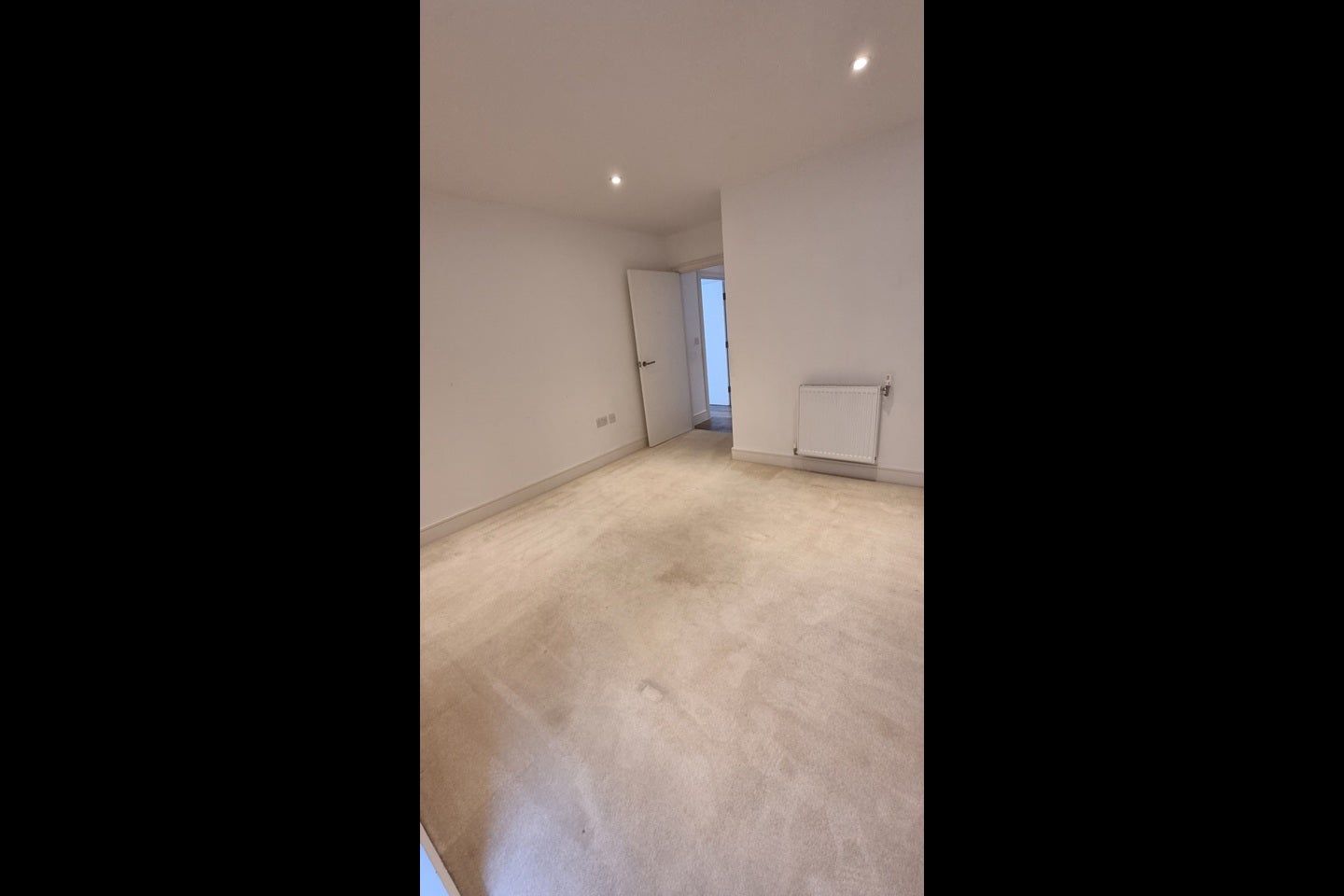 Flat Hartfield Road in Greater London