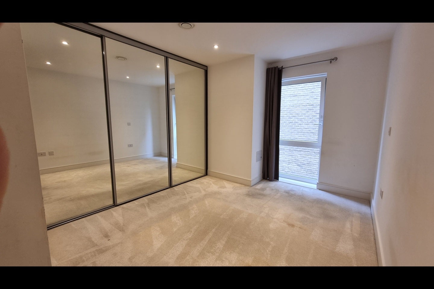 Flat Hartfield Road in Greater London