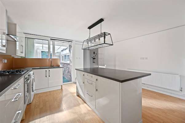 House Leaf Close in Greater London