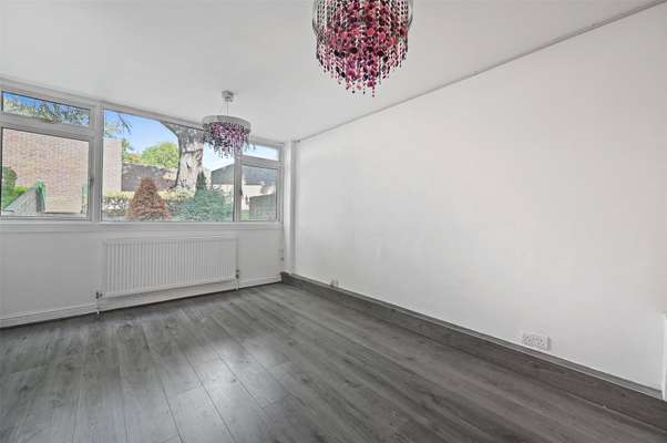 House Leaf Close in Greater London