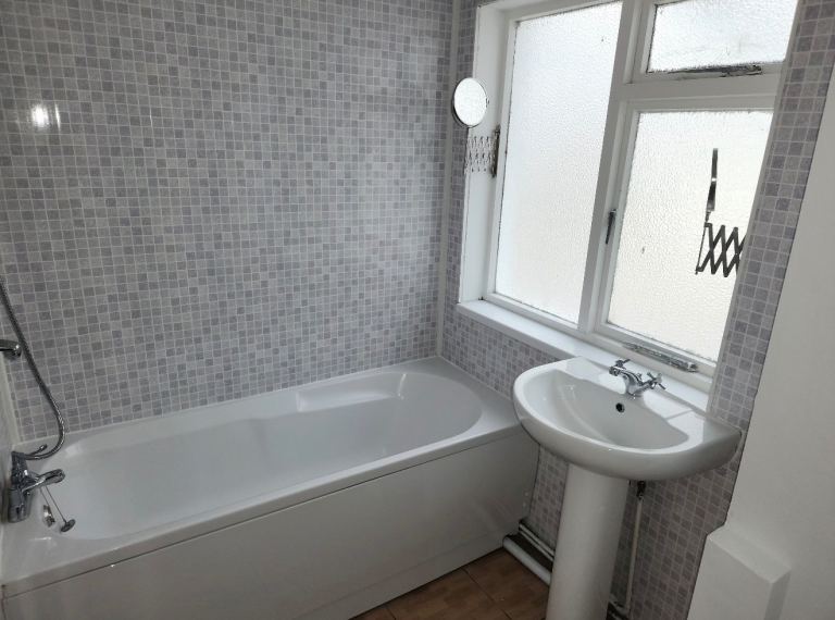 Flat Cardiff Road in Nantgarw