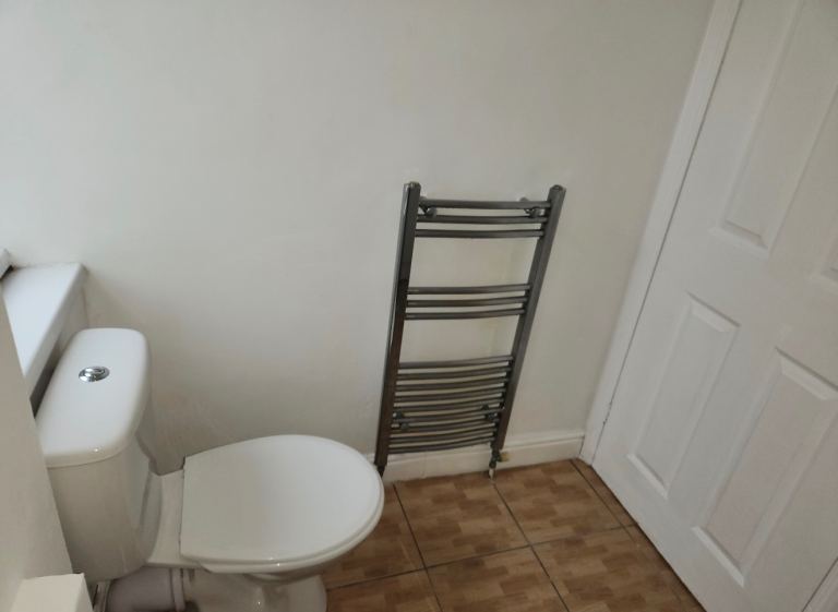 Flat Cardiff Road in Nantgarw