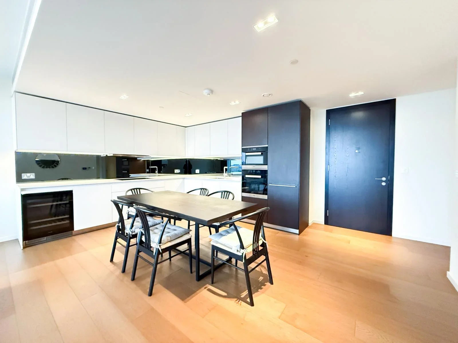 Flat Lillie Square in London