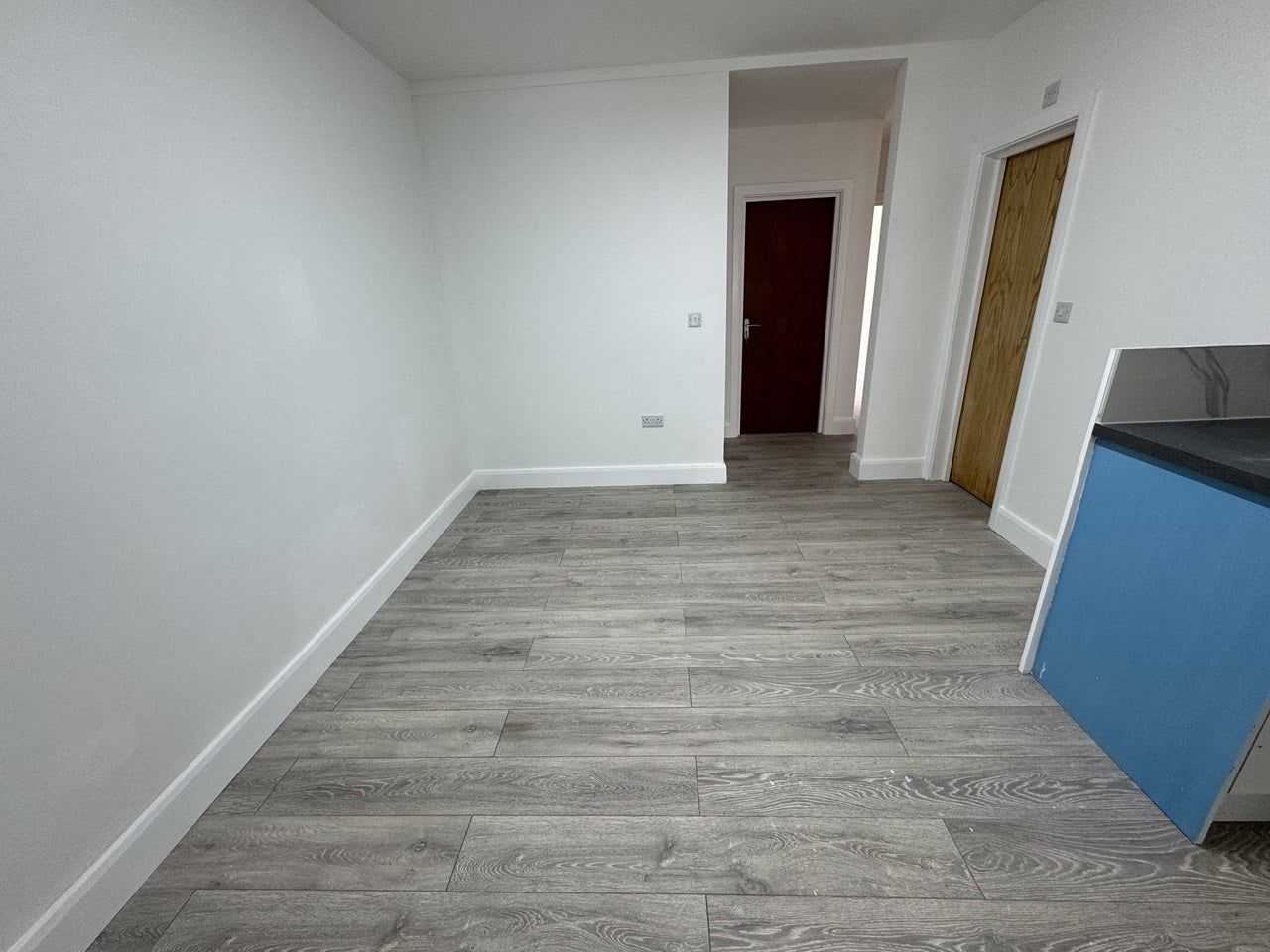 Flat Lewis Road in Greater London