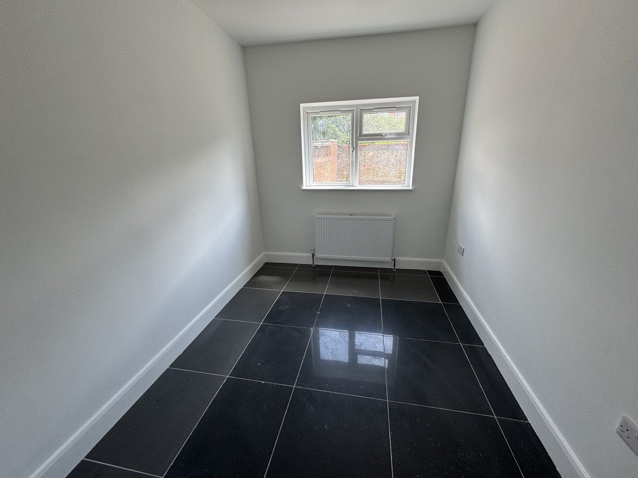 Flat Lewis Road in Greater London