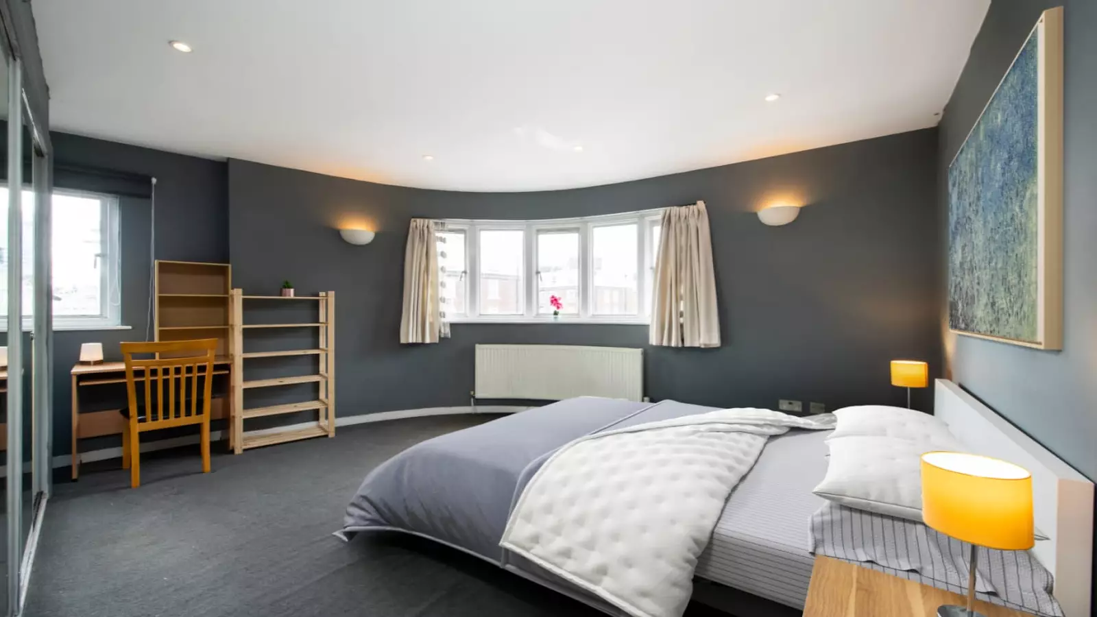 Room King's Road in Greater London