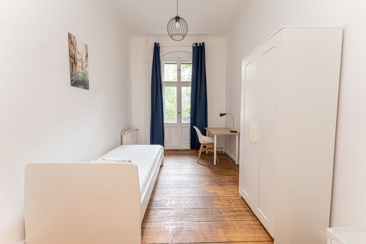 Zimmer Gabriel-Max-Straße in Berlin